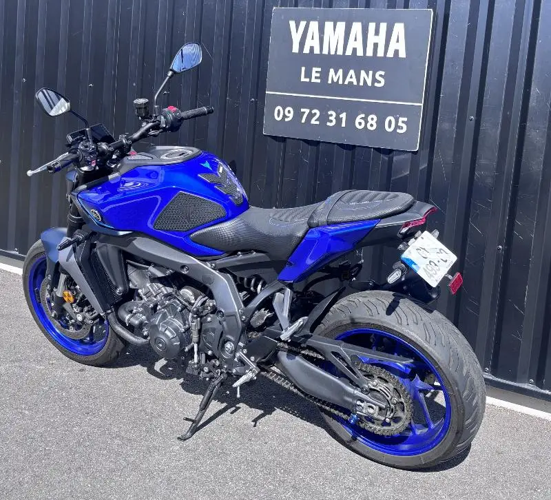 MT09