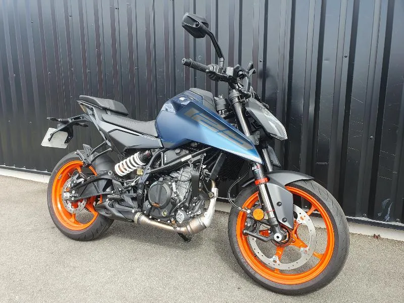 125 DUKE ABS
