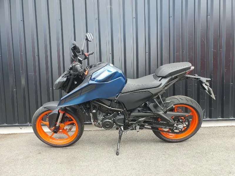 125 DUKE ABS