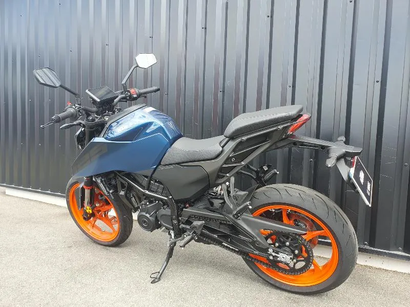 125 DUKE ABS