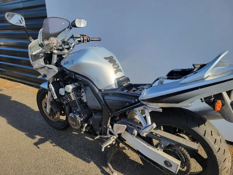 FZS FAZER