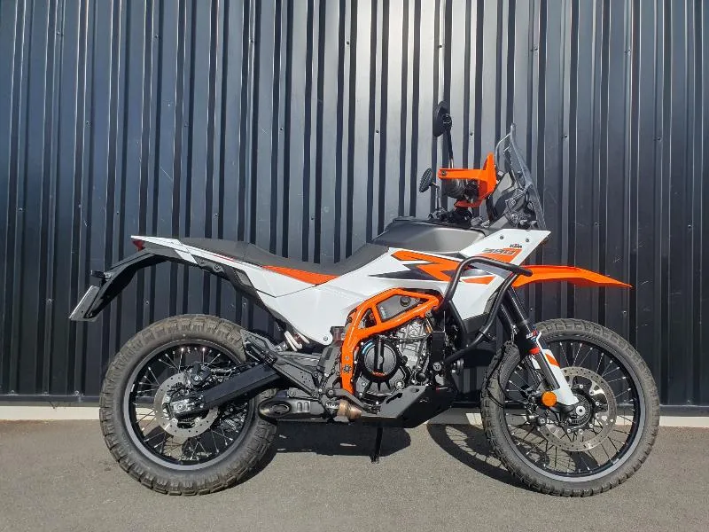 390 ADVENTURE