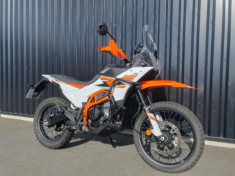 390 ADVENTURE