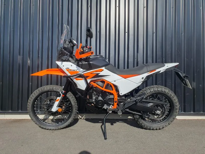 390 ADVENTURE