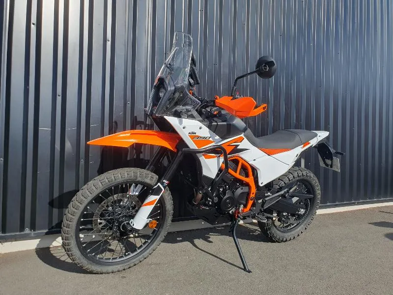 390 ADVENTURE