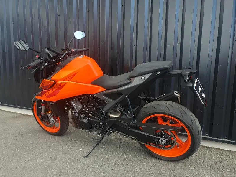 990 DUKE