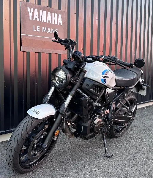 XSR 700