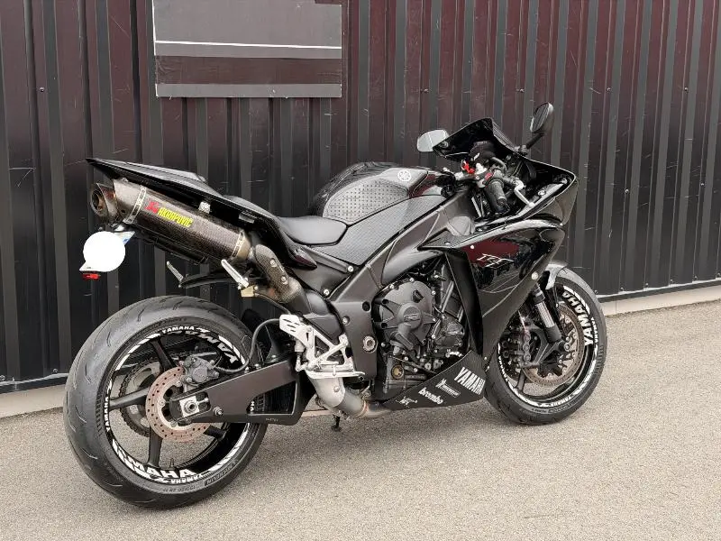 YZF 1000 R1