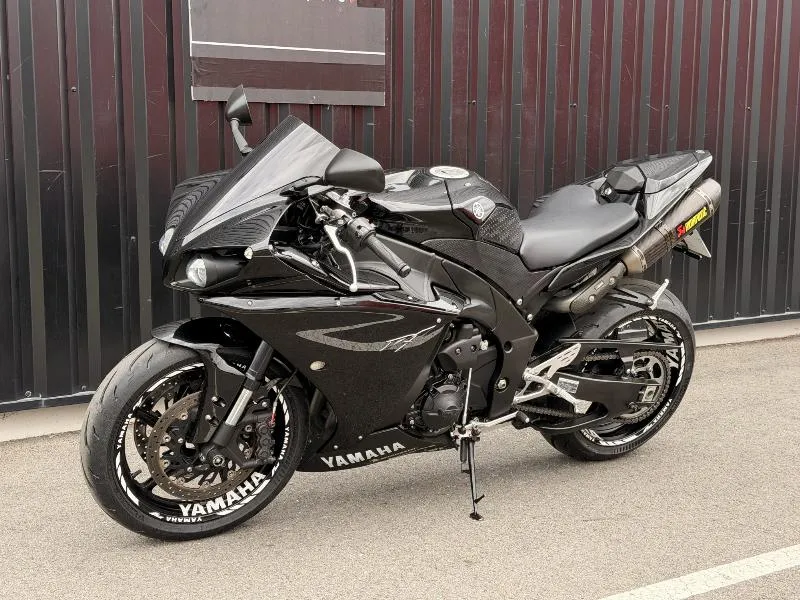 YZF 1000 R1