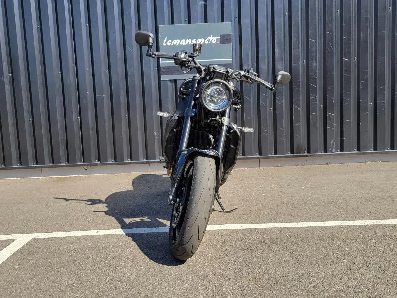 XSR 900