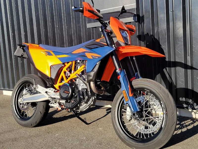 690 SMC R