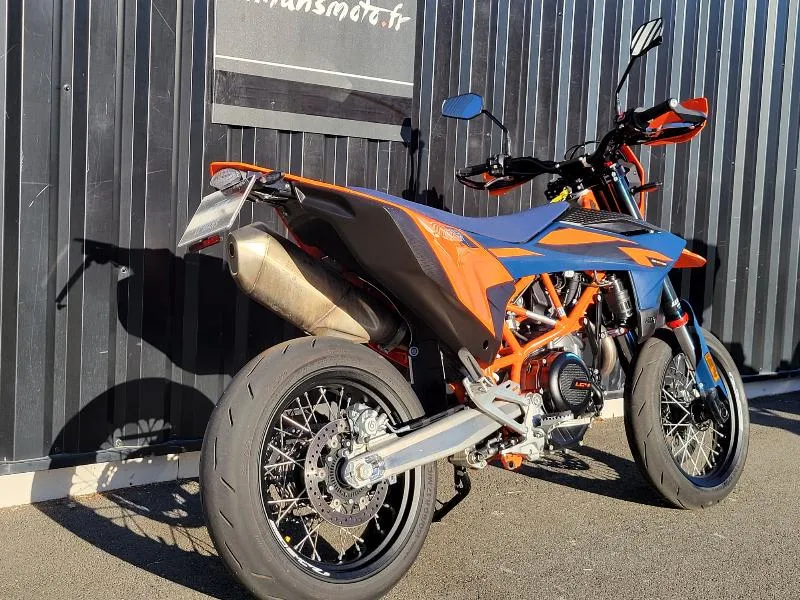 690 SMC R