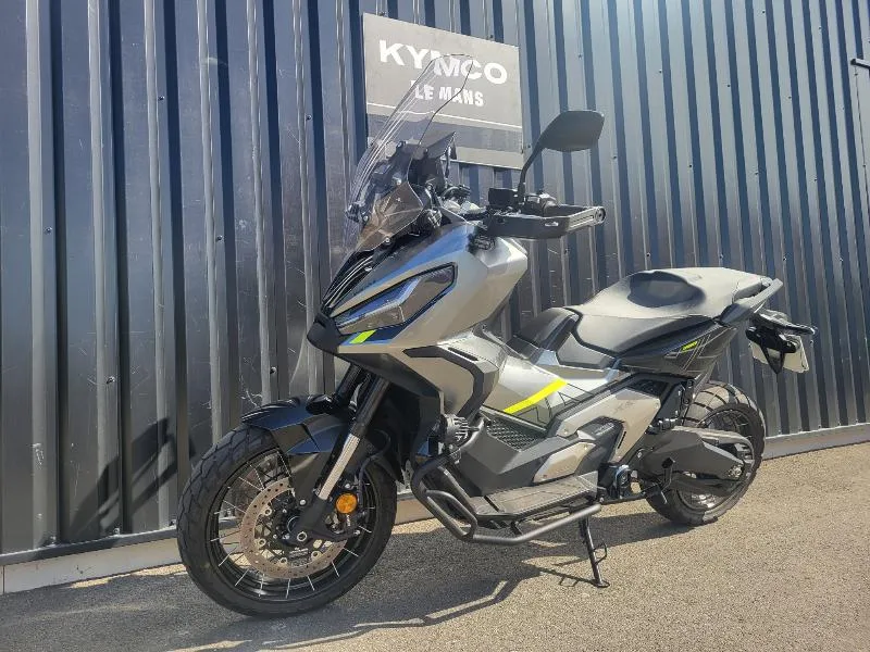 XADV 750 DCT