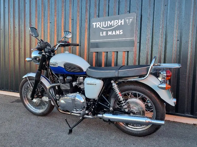 Bonneville T100