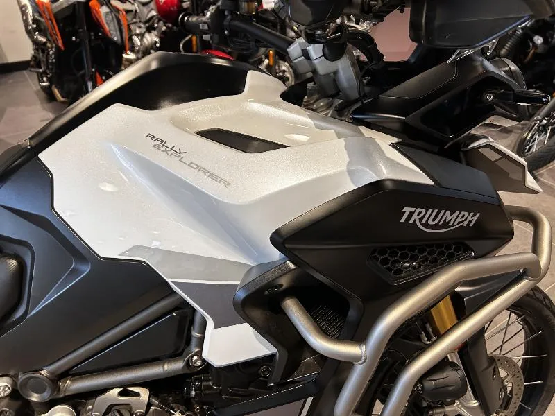 TIGER 1200 RALLY EXPLORER