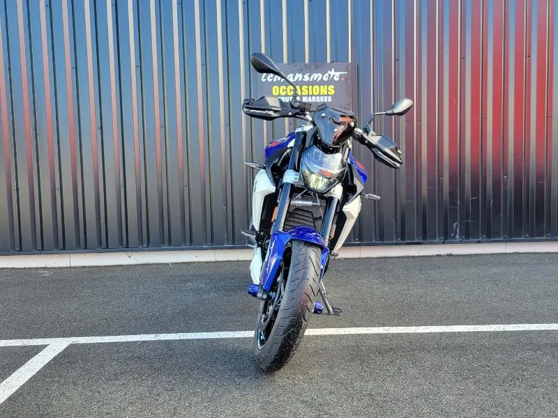 F 900 R