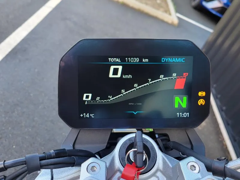 F 900 R