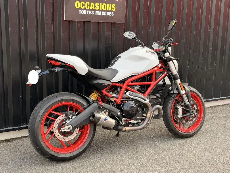 MONSTER 797