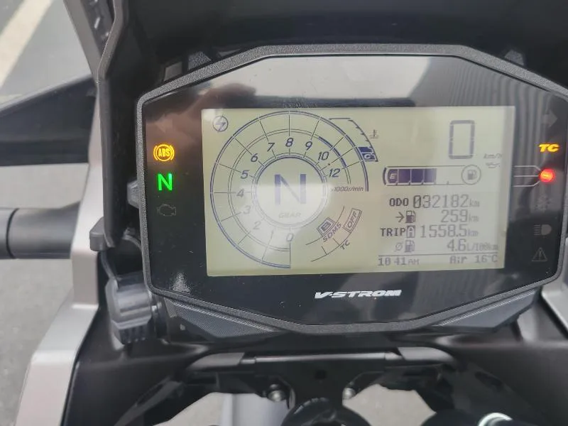 DL VSTROM 1050