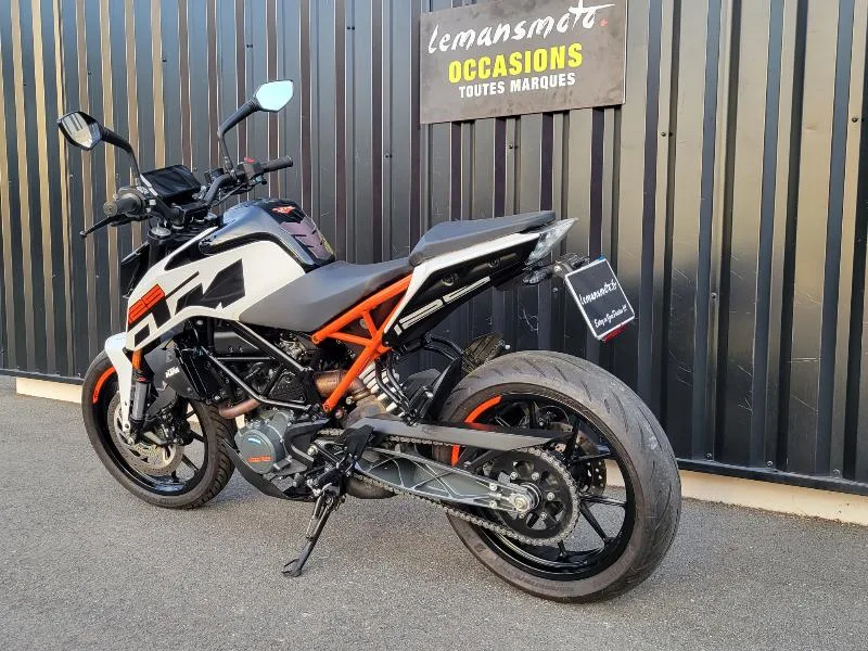 125 DUKE ABS