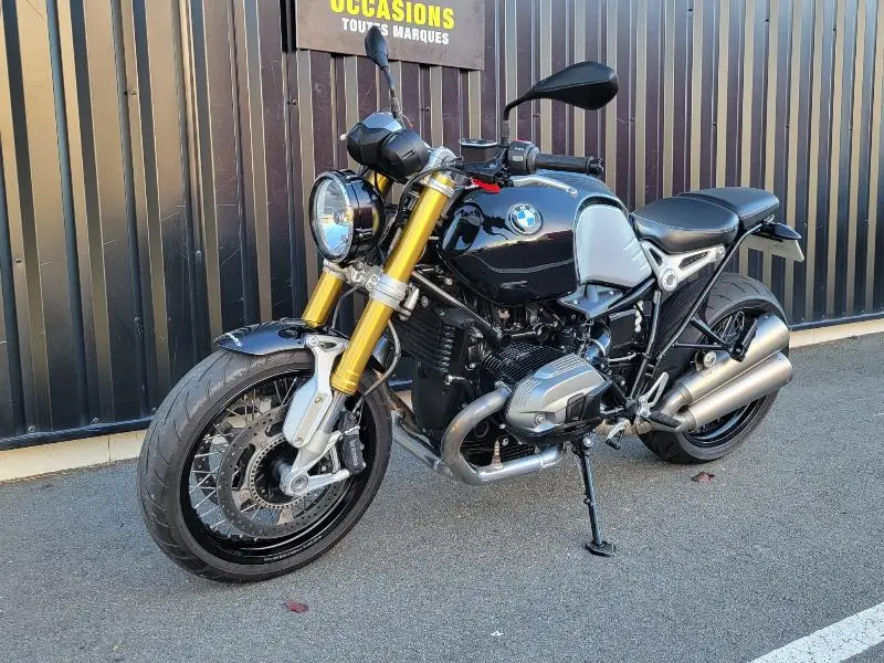 R NineT