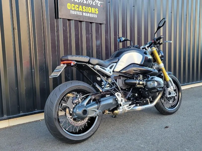 R NineT