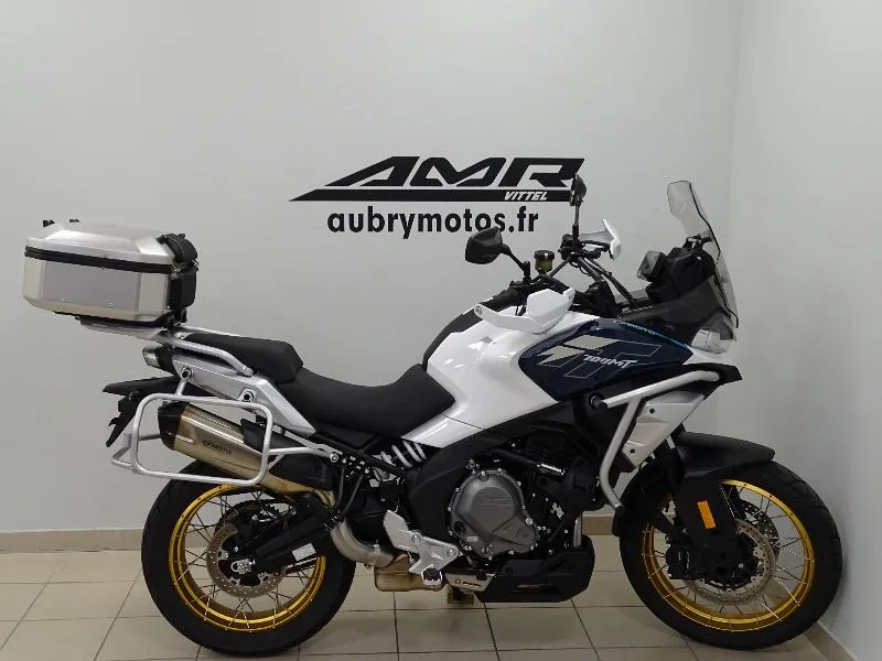 MT 700