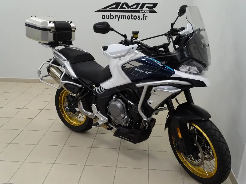 MT 700