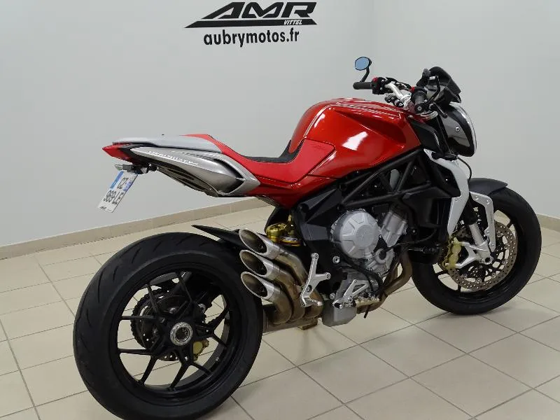 BRUTALE 800