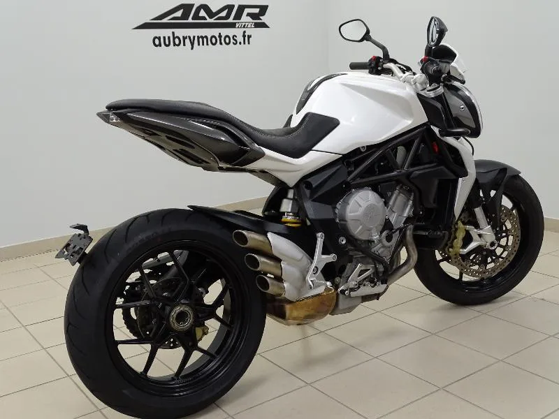 BRUTALE 675