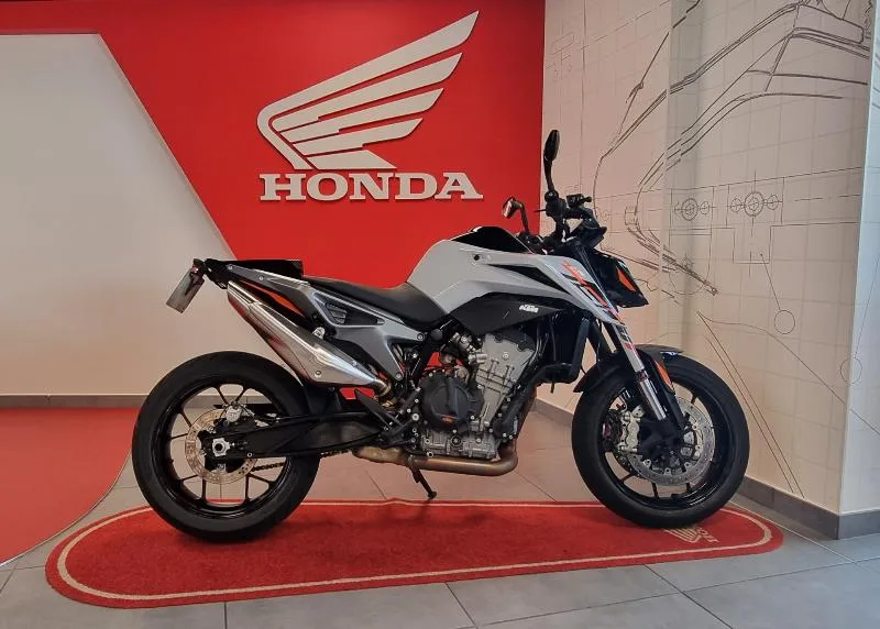 790 DUKE ABS