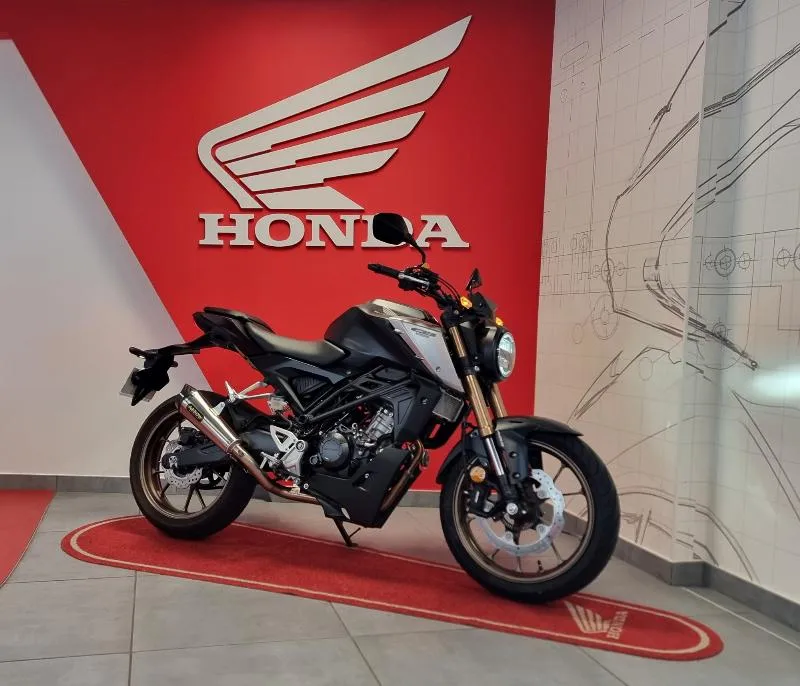 CB 125  R