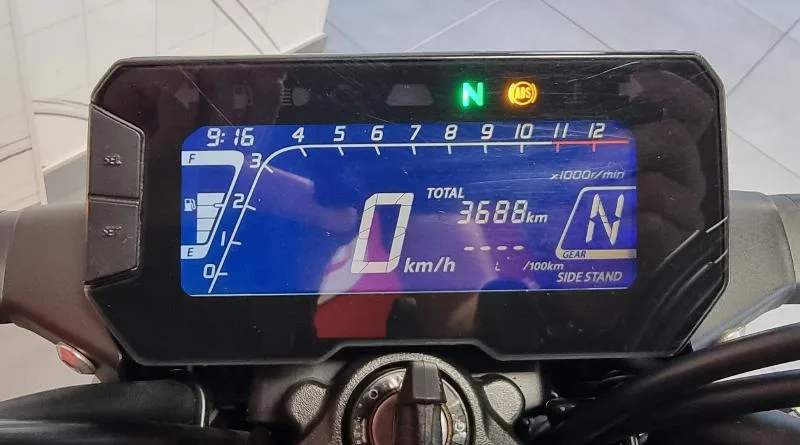 CB 125  R