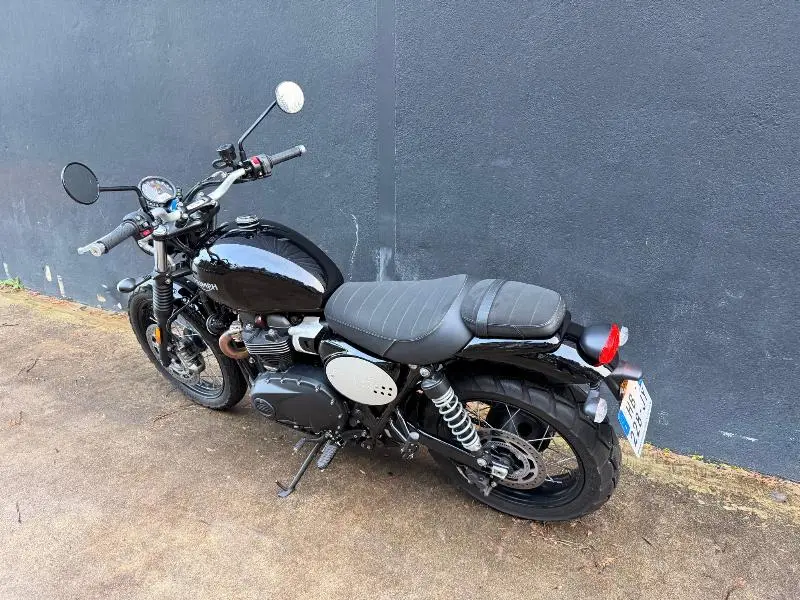 STREET SCRAMBLER 900