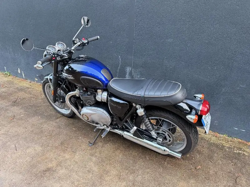 BONNEVILLE T120