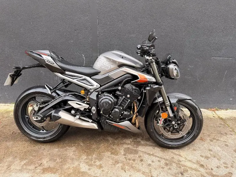 STREET TRIPLE 765 RS