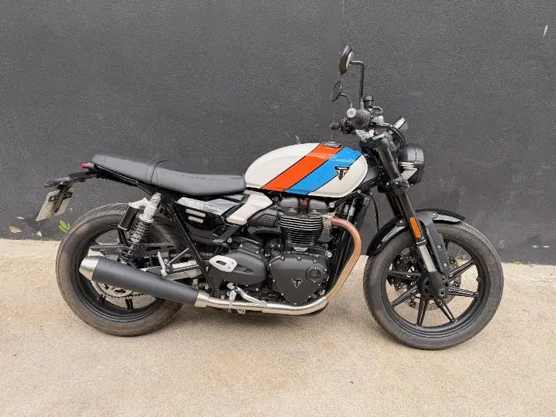 SPEED TWIN 900