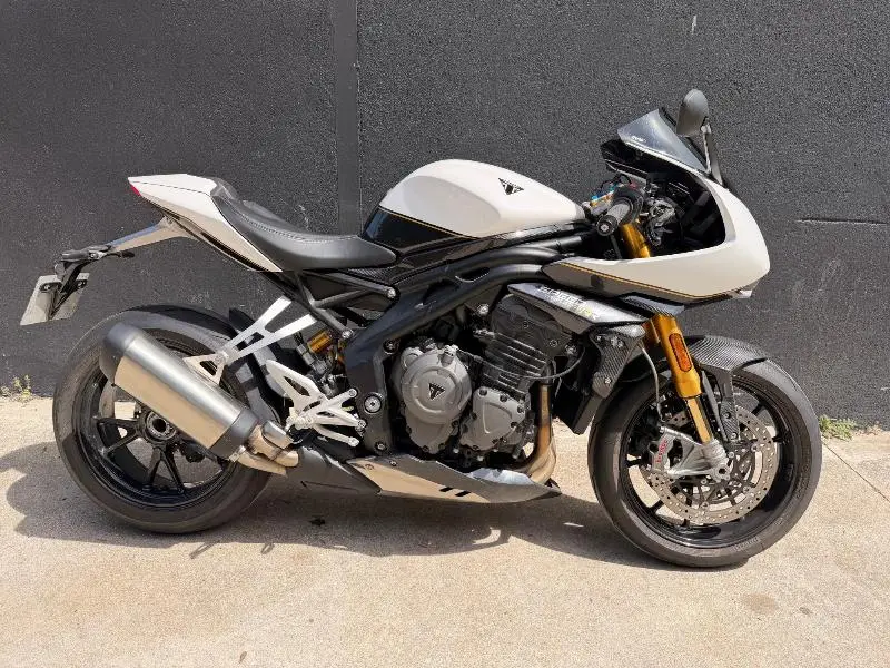 SPEED TRIPLE 1200 RR
