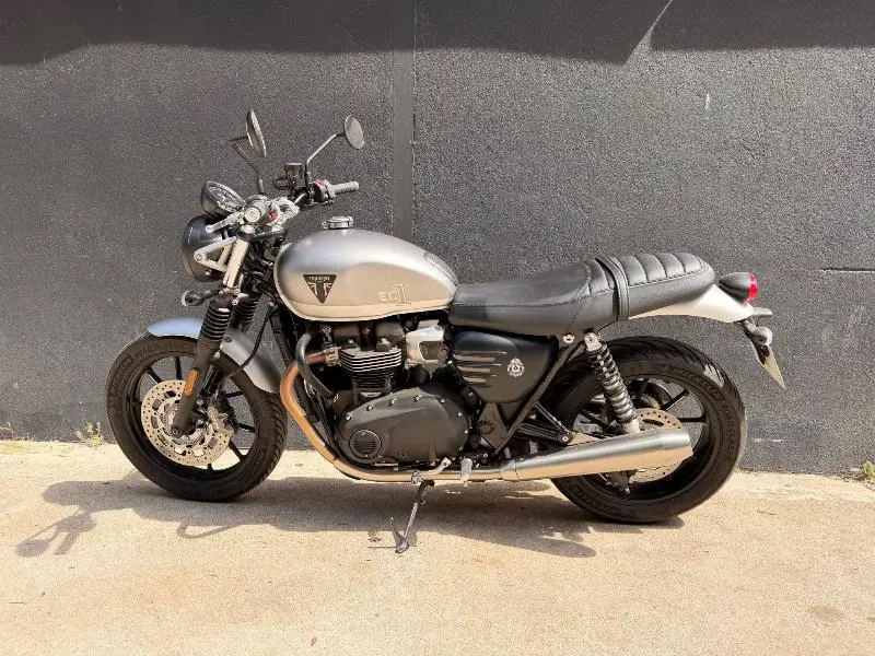 STREET TWIN 900 EC1 Edition