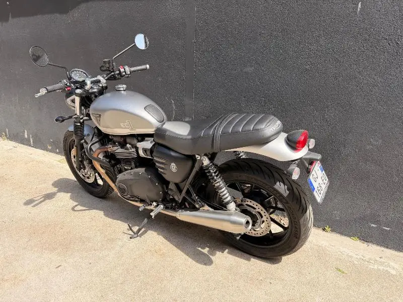 STREET TWIN 900 EC1 Edition