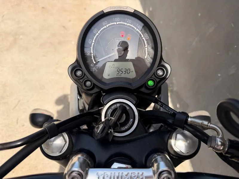STREET TWIN 900 EC1 Edition