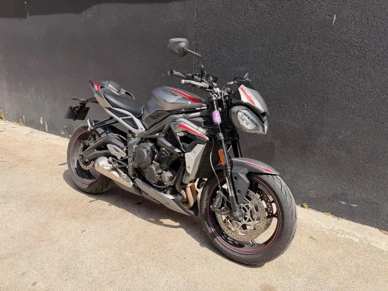 STREET TRIPLE 765 R 2021