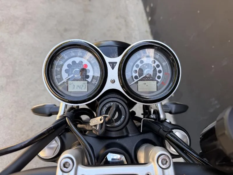 SPEED TWIN 1200