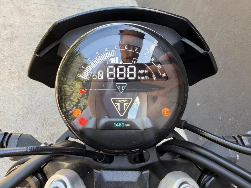 TRIDENT 660