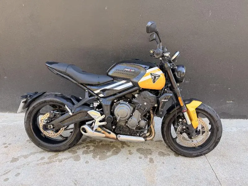 TRIDENT 660