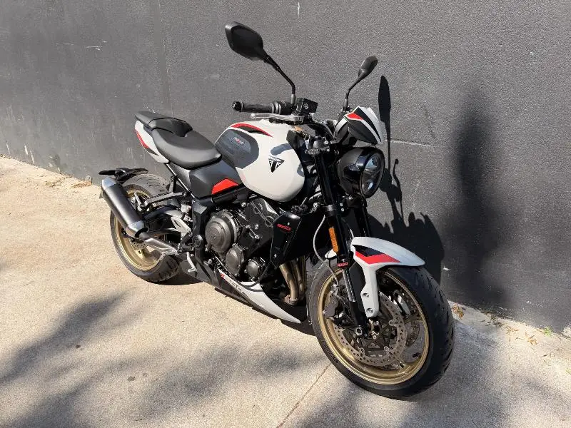 TRIDENT 800