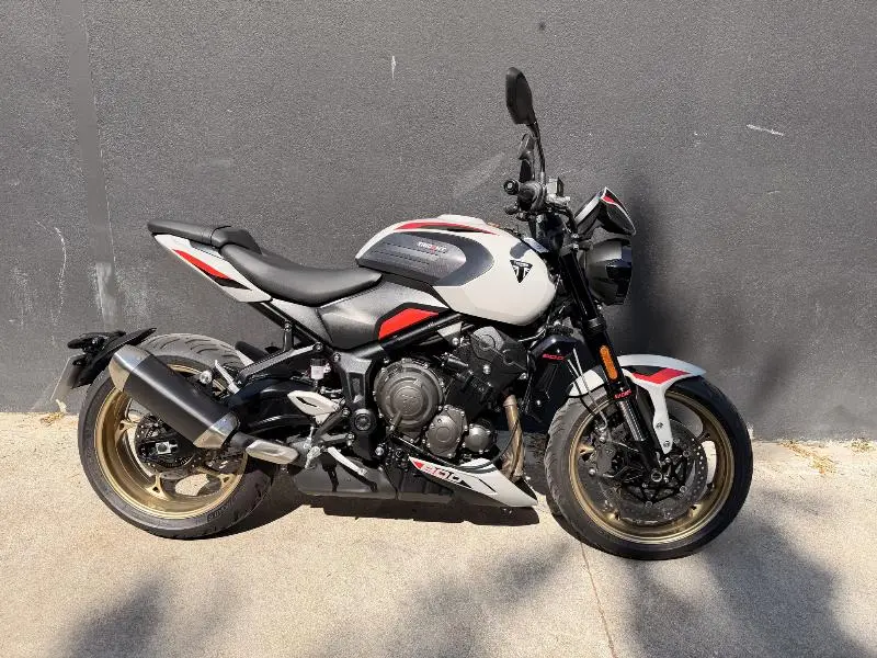 TRIDENT 800