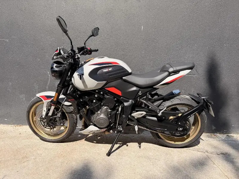 TRIDENT 800