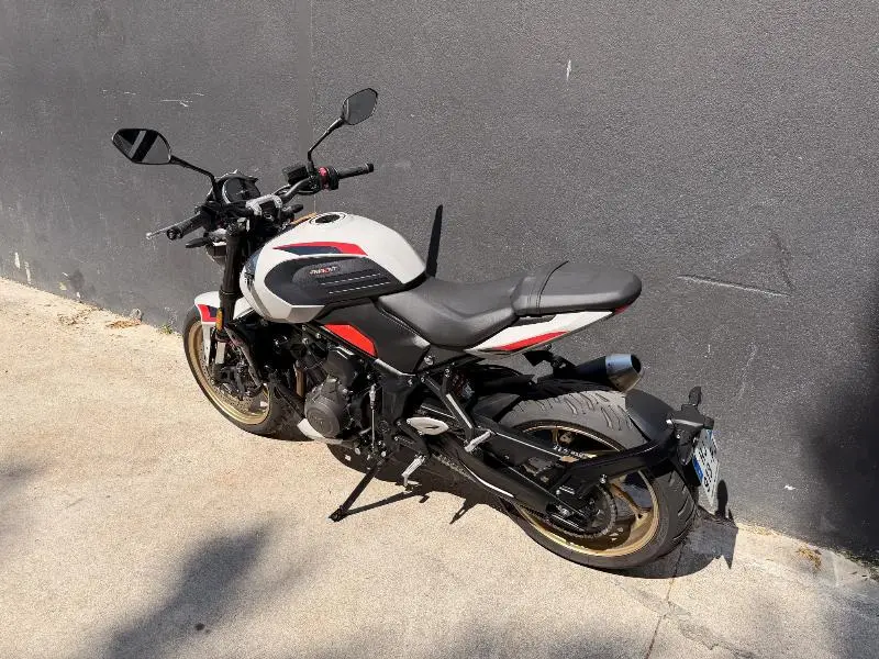 TRIDENT 800
