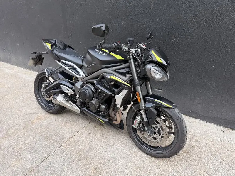 STREET TRIPLE 765 RS